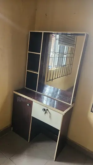 Clean Dressing Mirror Shelf