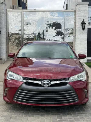 Toyota Camry XLE 4dr Sedan (2.5L 4cyl 6A) 2017 Burgundy