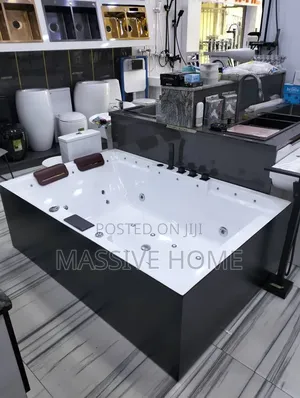 Luxury Jacuzzi Tub With Body Massaging Jet