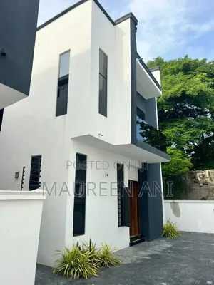 5bdrm Duplex in Chevron for sale