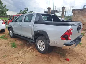 Toyota Hilux Revo Double Cab Petrol 2.7 RWD 2020 Silver