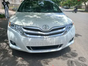 Toyota Venza LE AWD 2013 White