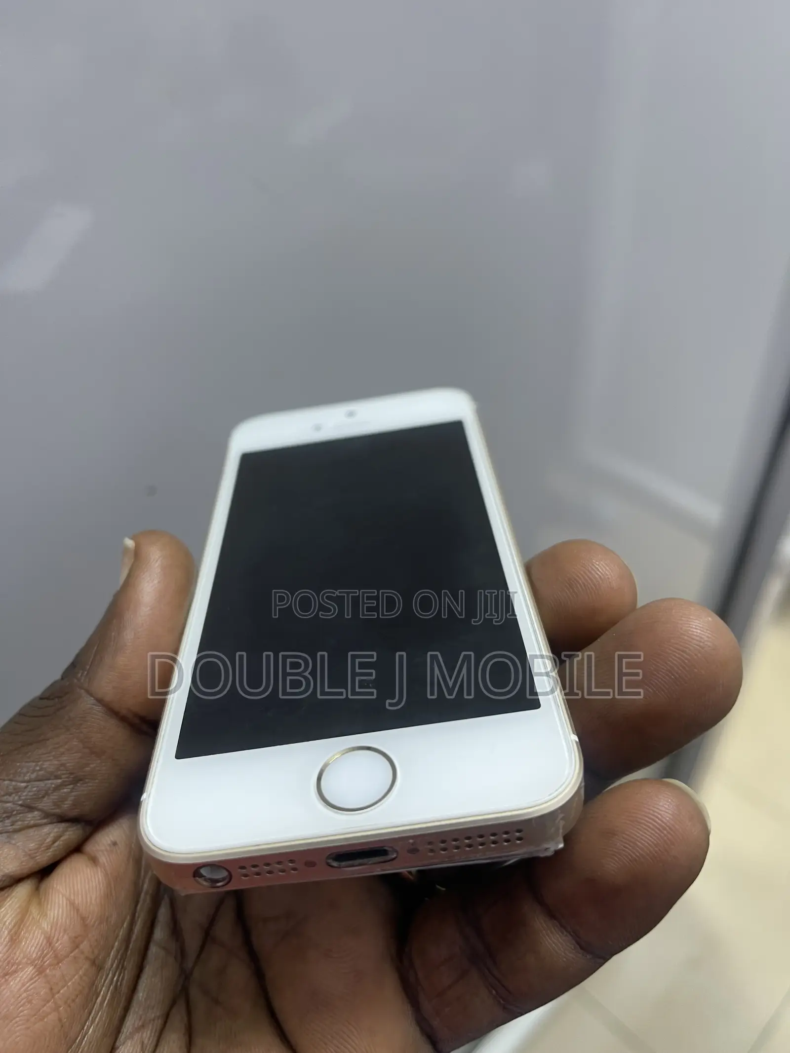 Apple iPhone SE 64 GB Rose Gold