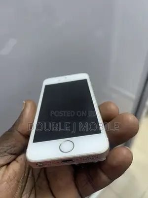 Apple iPhone SE 64 GB Rose Gold