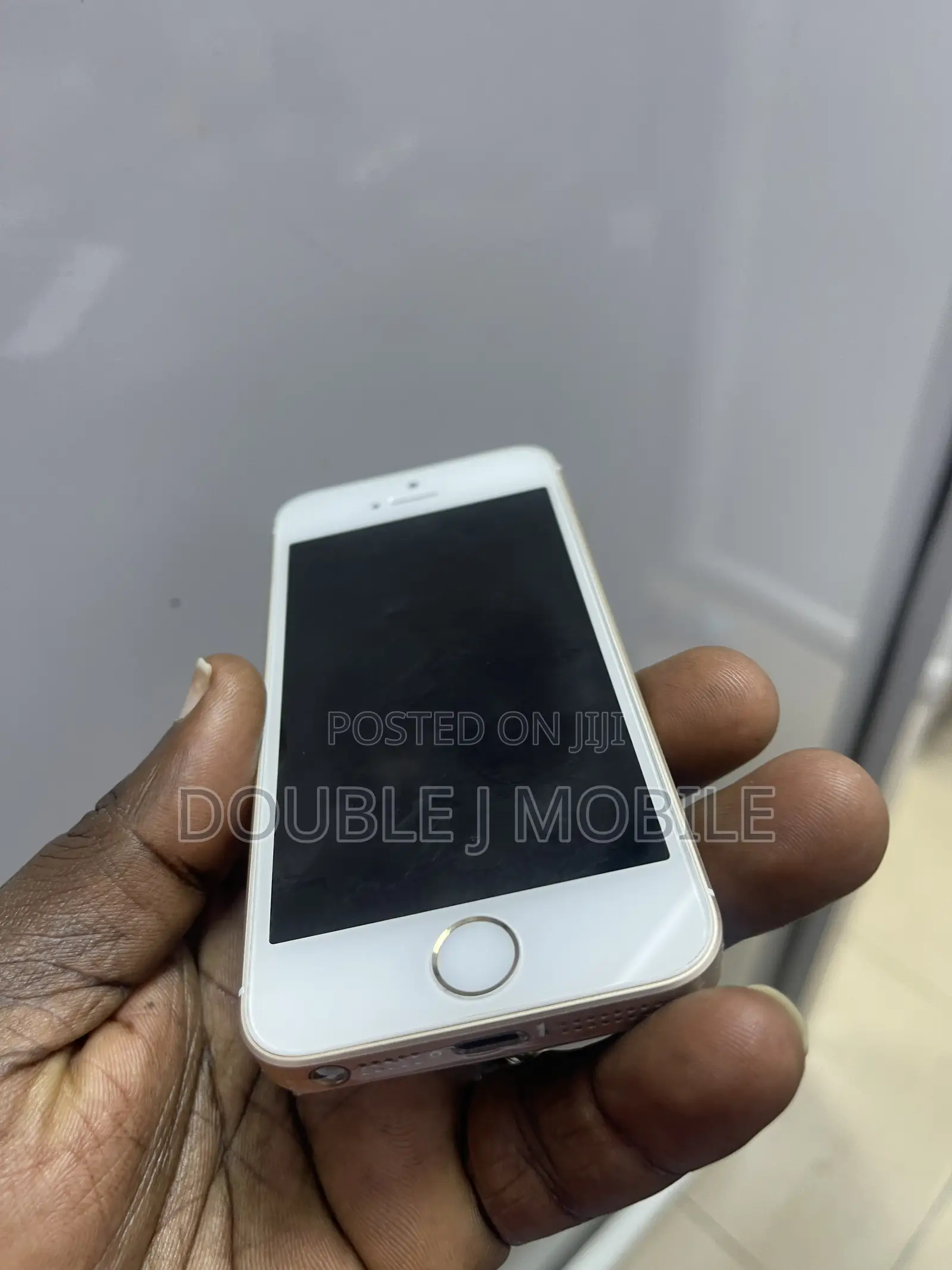 Apple iPhone SE 64 GB Rose Gold
