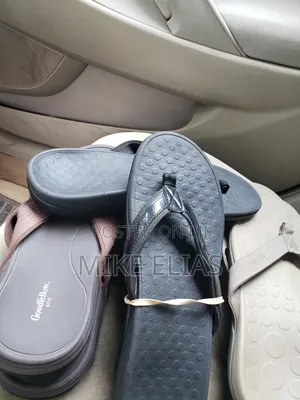 Neatly Used Vionic Pam Sandals