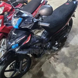 TVS HLX 125 2025 Black