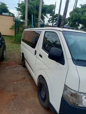 Toyota HiAce 2012 White