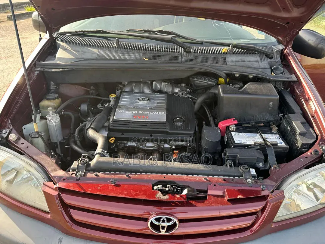 Toyota Sienna 2001 Maroon