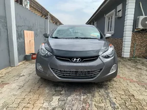 Hyundai Elantra Limited Sedan FWD (1.8L 4cyl 6A) 2013 Gray