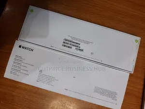 Brand New Apple Smart Watch Se 3 40mm