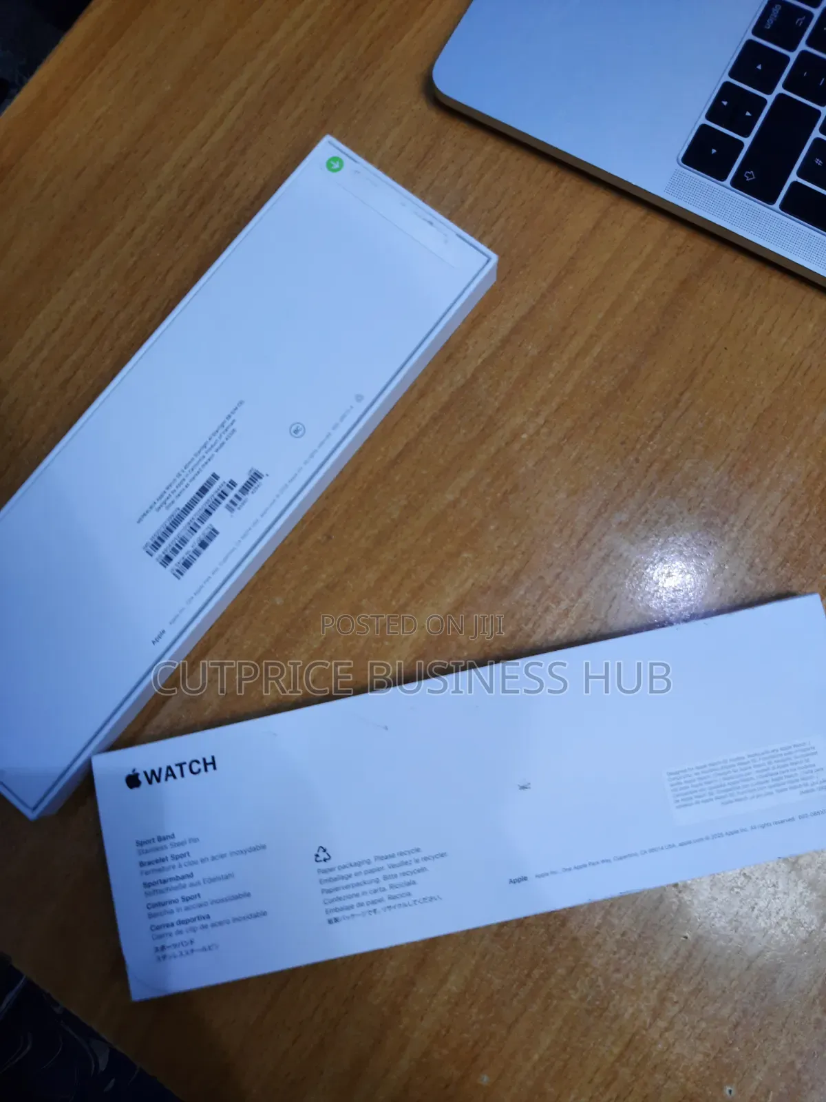 Brand New Apple Smart Watch Se 3 40mm