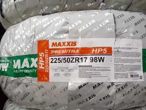 Maxxies 225/50/17