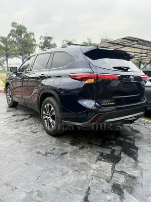 Toyota Highlander XLE AWD 2020 Blue