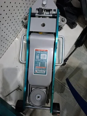 Total 3t Hydraulic Floor Jack