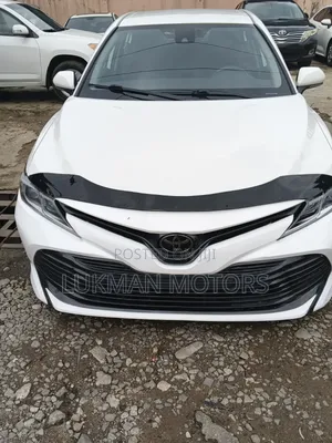 Toyota Camry LE (2.5L 4cyl 8A) 2019 White