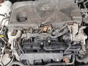 Toyota Camry LE (2.5L 4cyl 8A) 2019 White