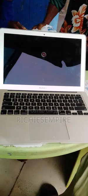 Desktop Computer Apple iMac 4GB Intel Core i5 HDD 60GB