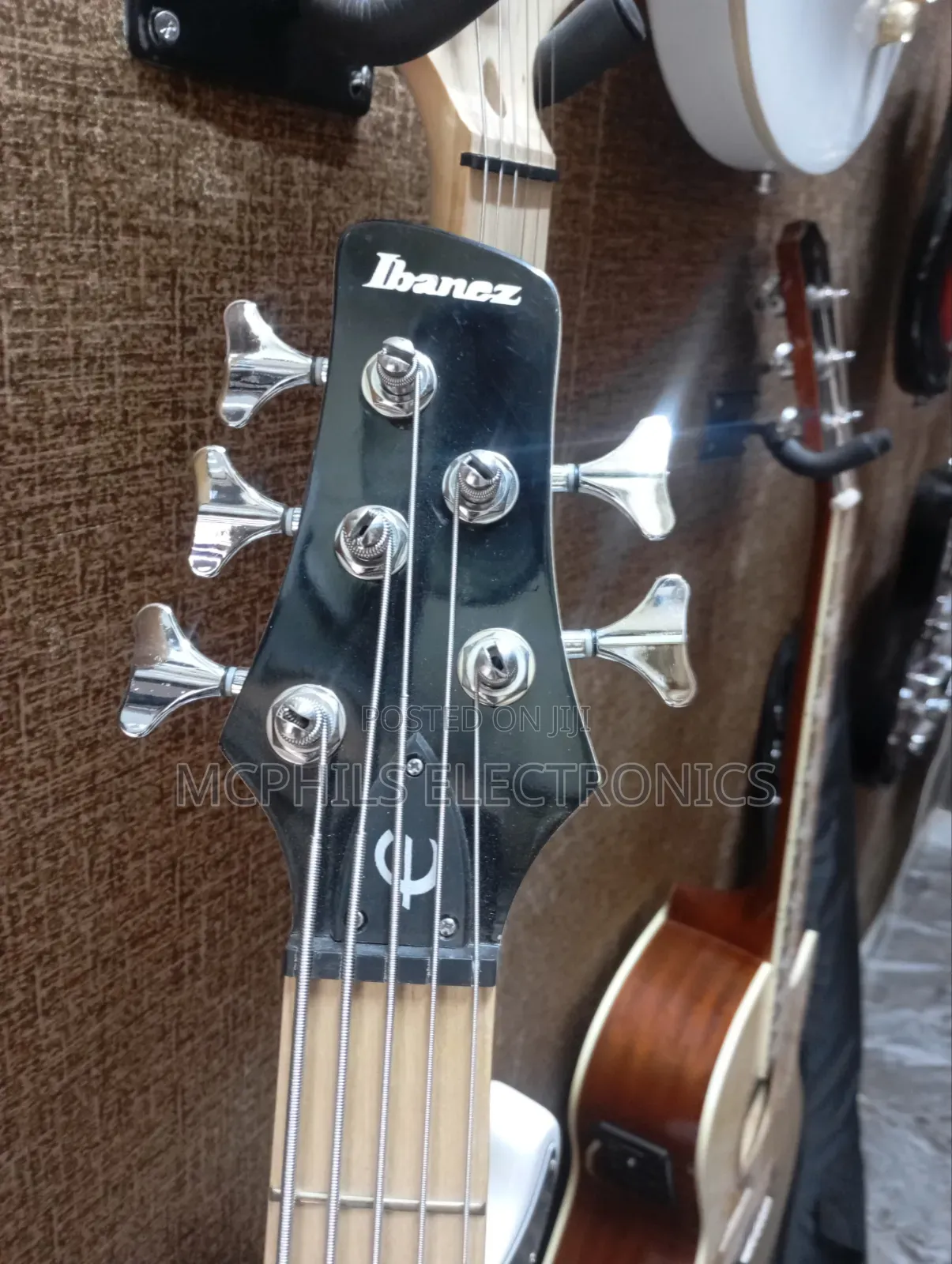 Ibanez Active 5-Strings Bass Guitar