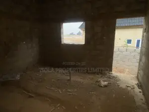 4bdrm Penthouse in Wealth Estate Phase2, Sabon Lugbe for sale