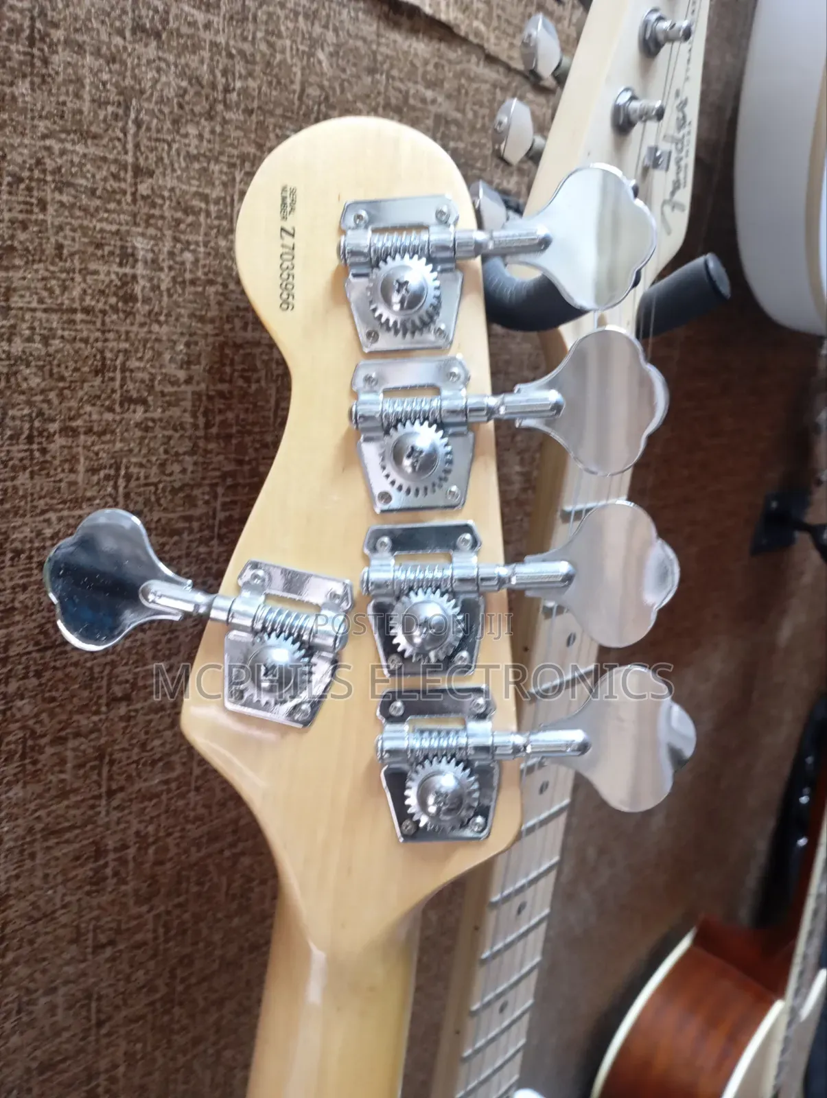 Fender 5-Strings Active Bass Guitar