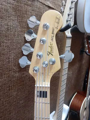 Fender 5-Strings Active Bass Guitar
