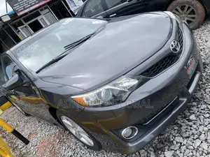 Toyota Camry SE 4dr Sedan (2.5L 4cyl 6A) 2013 Gray