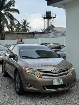 Toyota Venza V6 AWD 2010 Gold