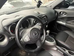 Nissan Juke SV 4dr Hatchback (1.6L 4cyl Turbo CVT) 2014 Blue
