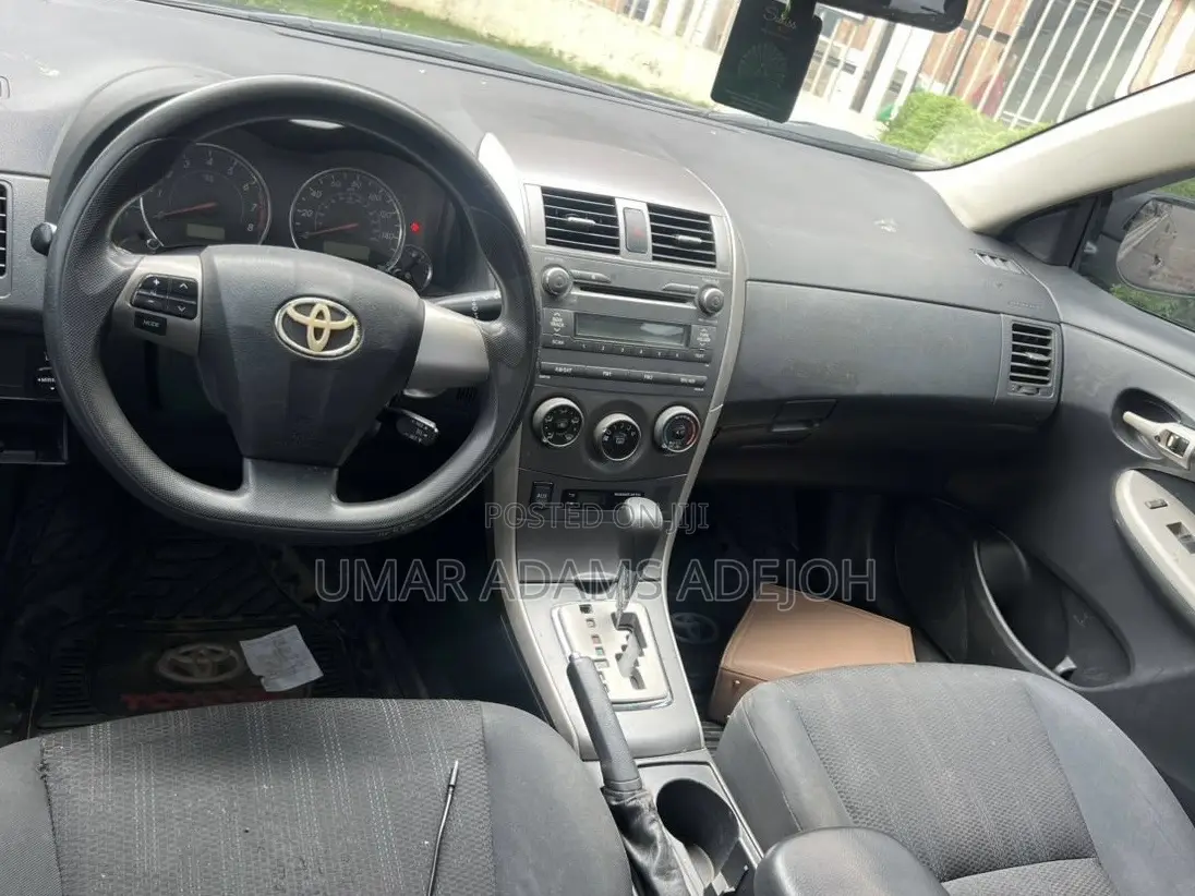 Toyota Corolla 2012 Black