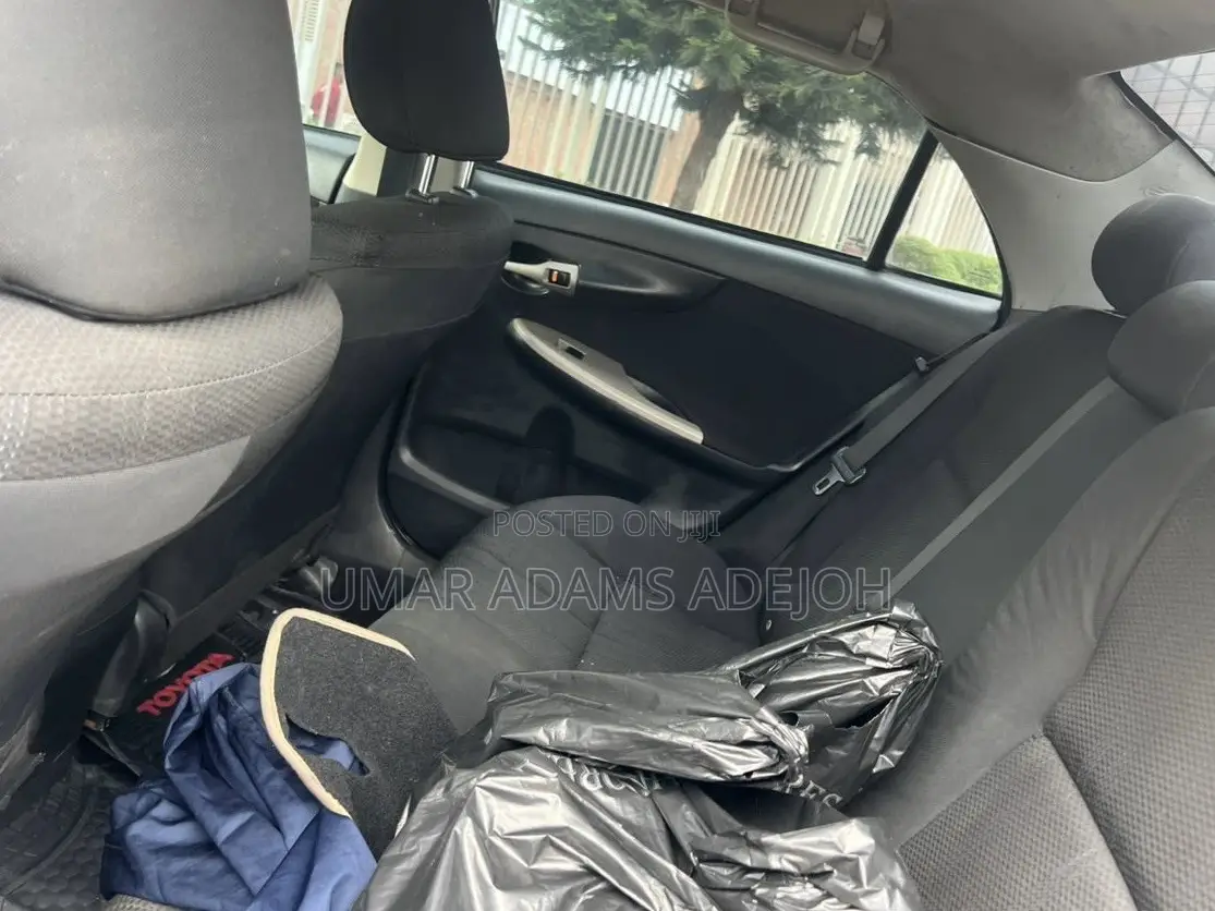 Toyota Corolla 2012 Black