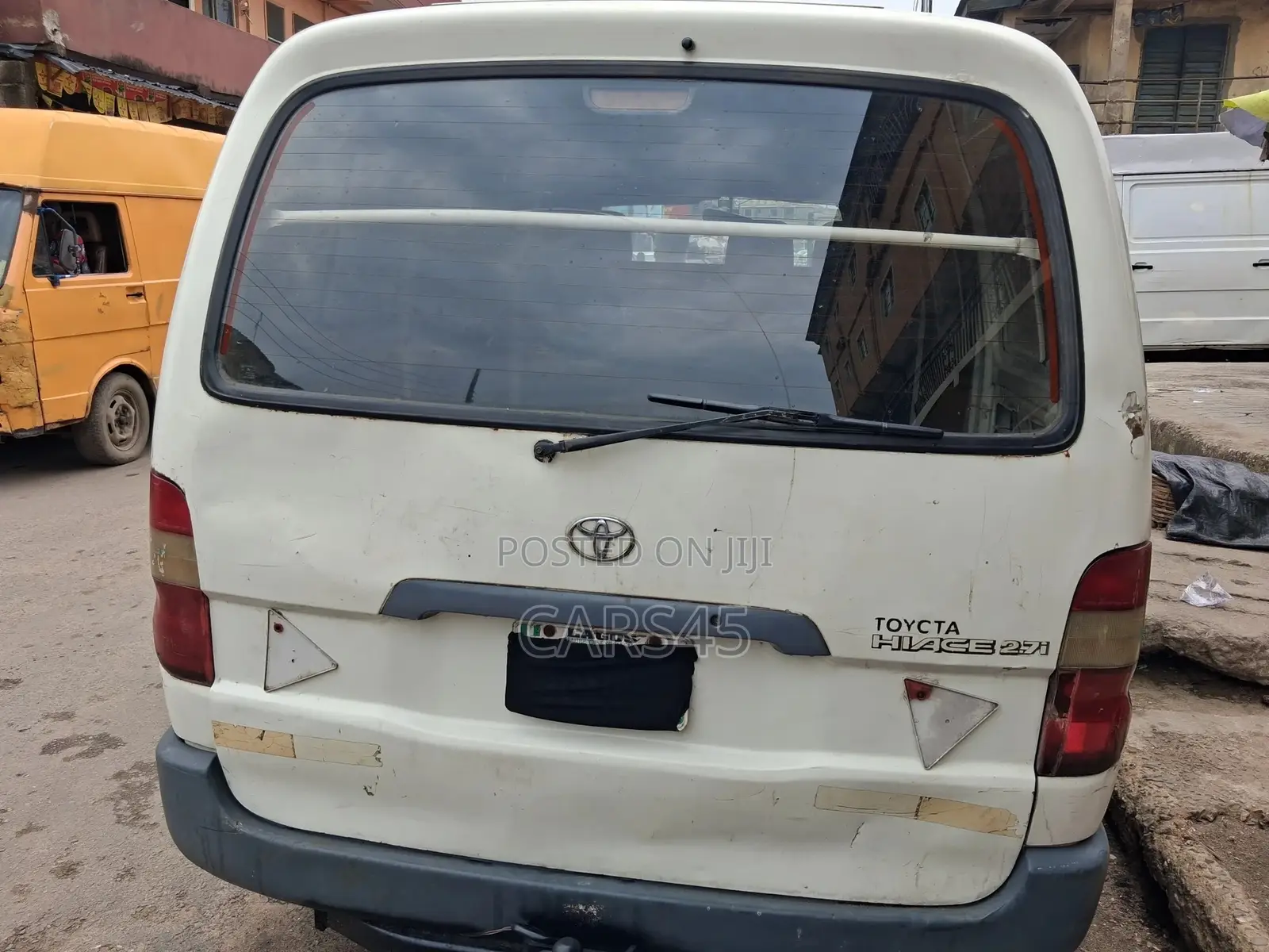 Toyota HiAce 2000 White