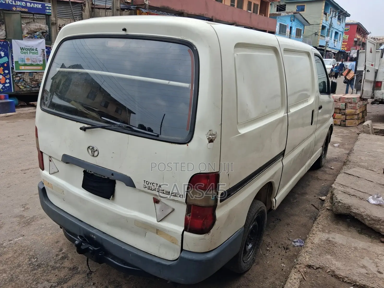 Toyota HiAce 2000 White