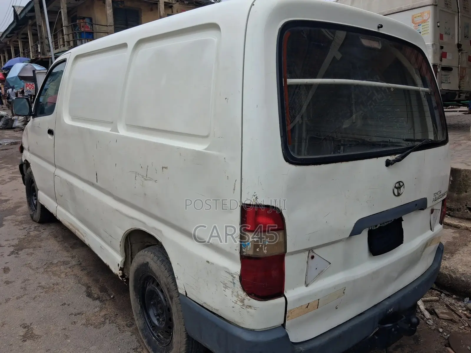 Toyota HiAce 2000 White