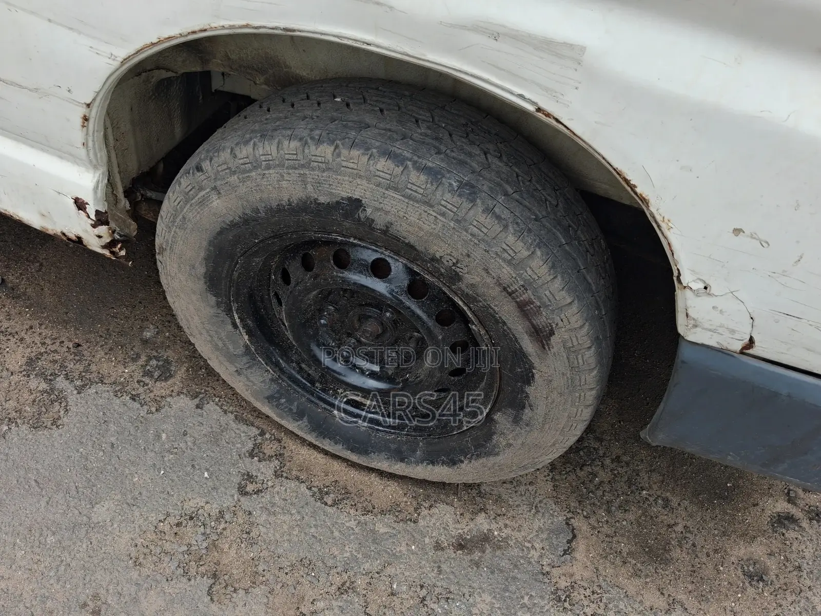 Toyota HiAce 2000 White