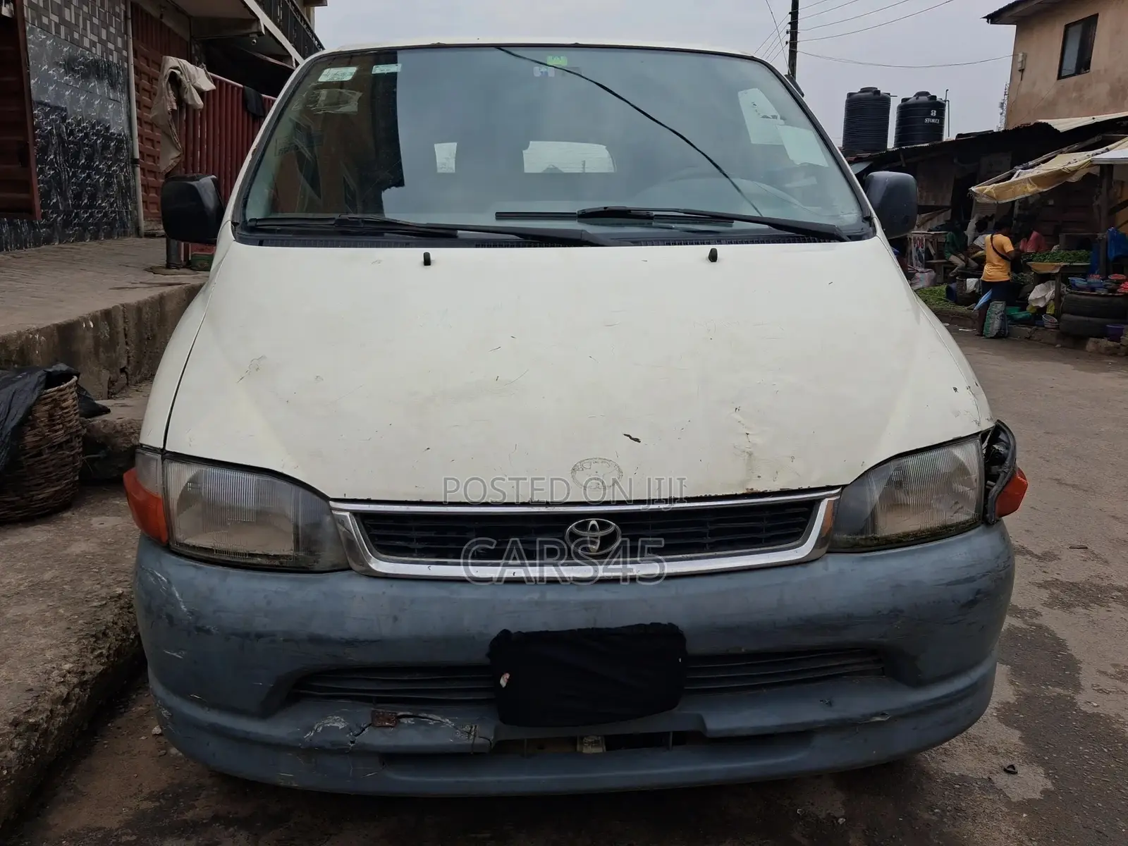 Toyota HiAce 2000 White