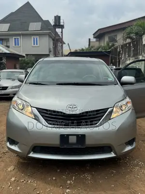 Toyota Sienna LE 8 Passenger 2011 Blue