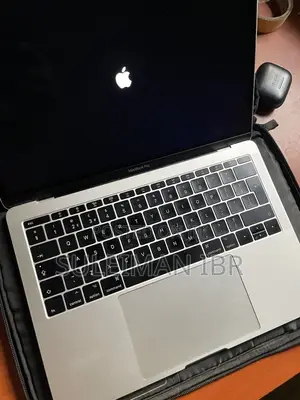 Laptop Apple MacBook Pro 2017 8GB Intel Core i5 SSD 256GB