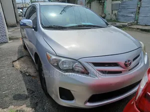 Toyota Corolla 2012 Silver