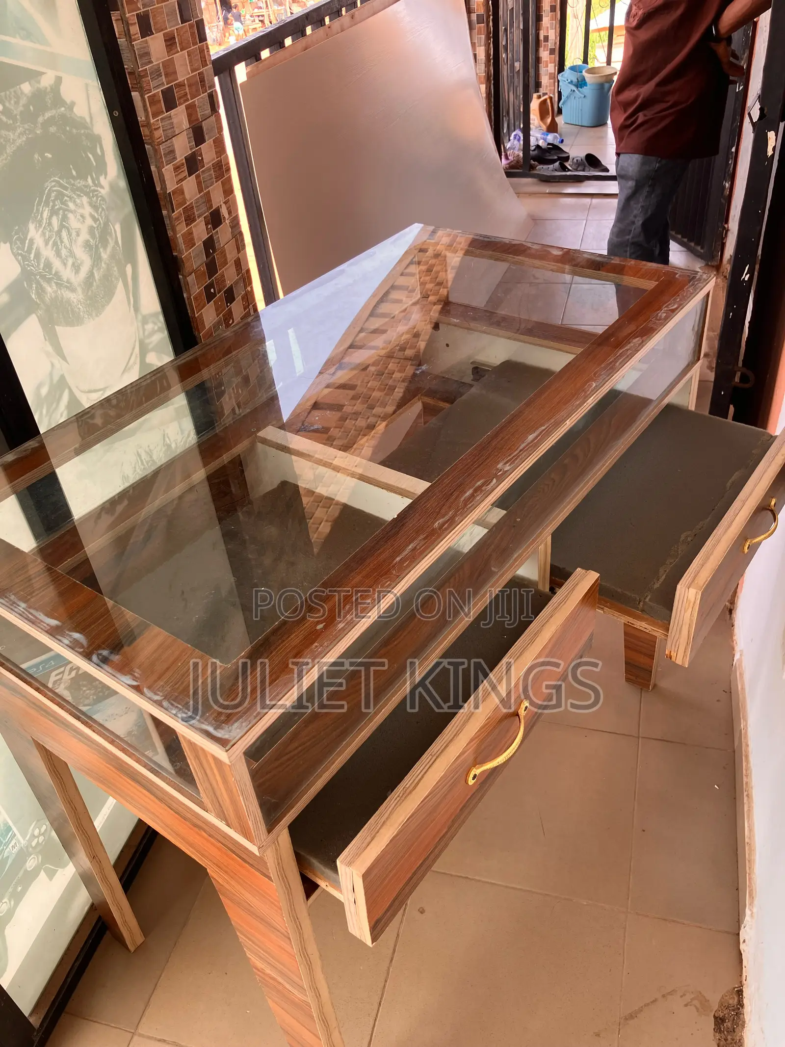 Jewelry Display Glass