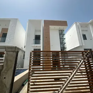 4bdrm Duplex in Cchevron Drive for sale