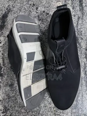 Clean Us Used Kenneth Cole Black Slip-on Sneakers