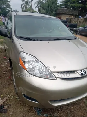 Toyota Sienna LE 4WD 2007 Gold