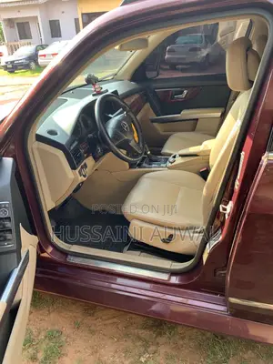 Mercedes-Benz GLK-Class 2011 Maroon