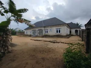 2bdrm Bungalow in 25Th Anniversary, Uyo for sale