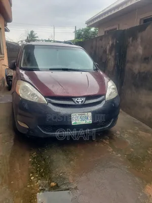 Toyota Sienna XLE 2005