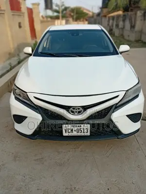 Toyota Camry 2018 White