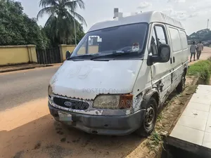Ford Transit 2000 White