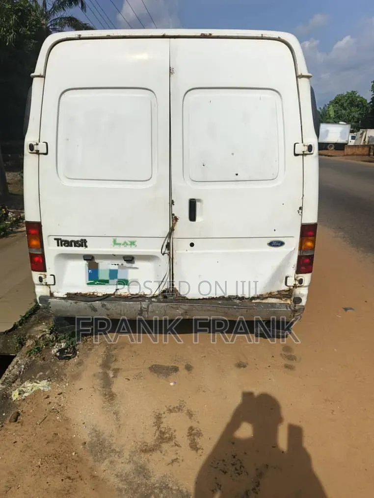 Ford Transit 2000 White