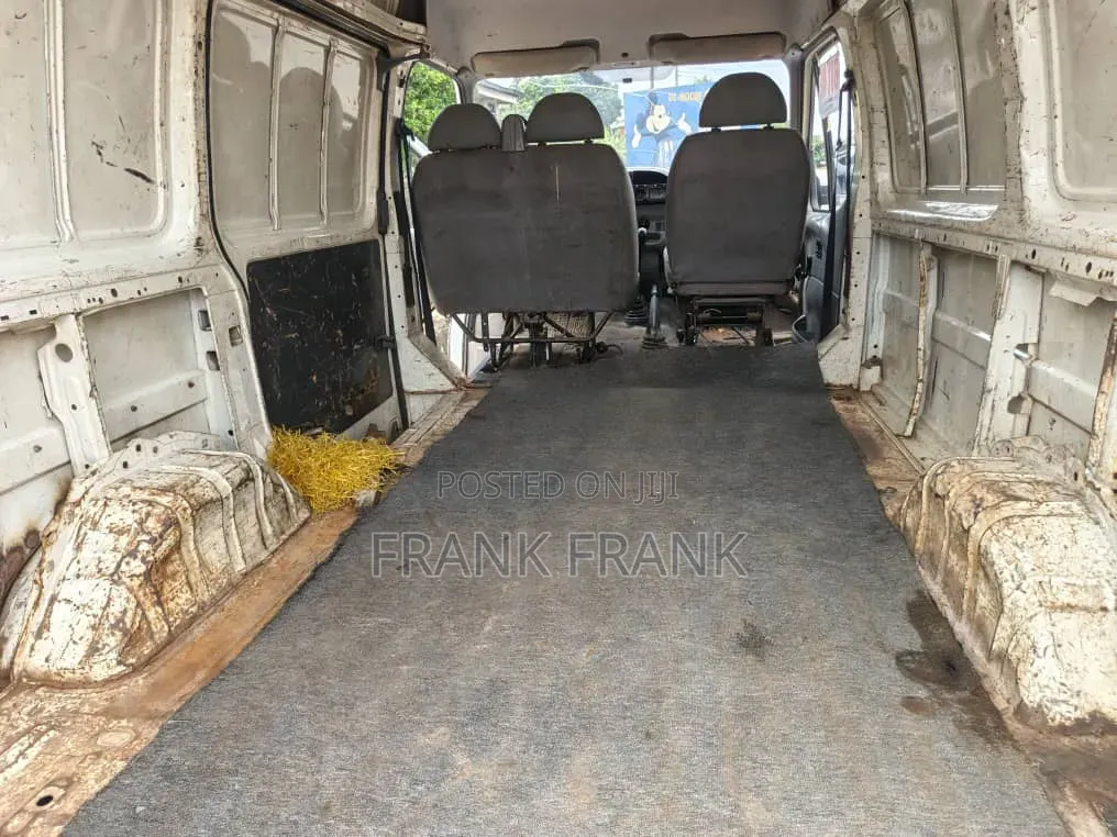 Ford Transit 2000 White